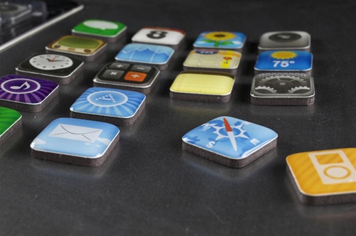 Le icone dell'iPhone trasformate in piccoli magneti