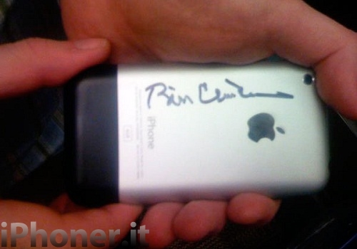 iPhone autografato da Bill Clinton