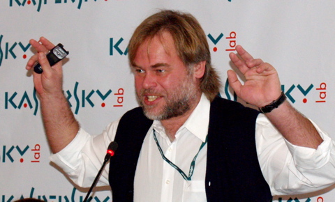 eugene_kaspersky-contro-aura