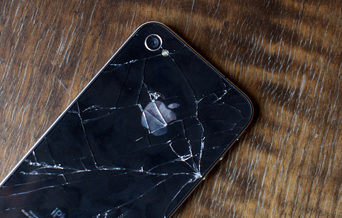Apple ha sostituito 3 iPhone 4 in frantumi