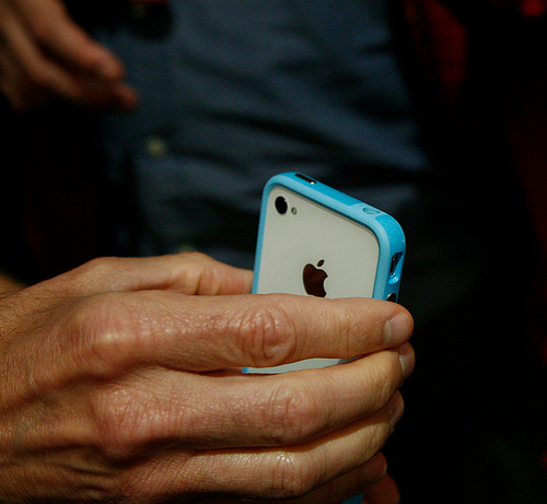 iPhone 4: uno sguardo approfondito alle custodie Bumper