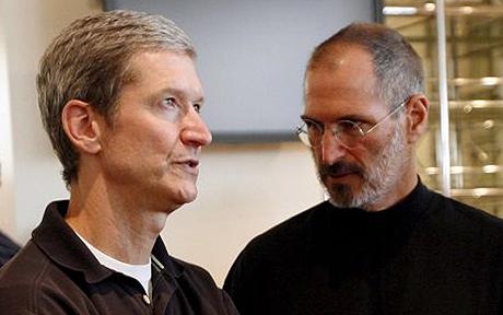 Tim Cook e Steve Jobs