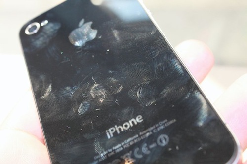 iPhone 4: siamo sicuri che la cover sia così resistente?