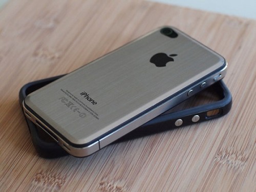 iphone_4_metal_back_1-500×375