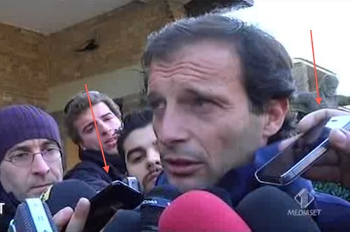 iPhindit: l'allenatore del Milan circondato da iPhone
