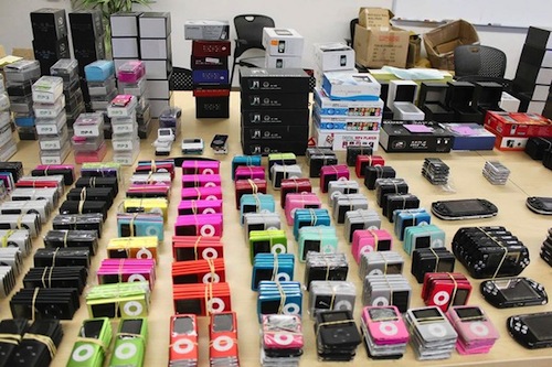 Sequestrati falsi iPhone e iPod per un valore di 10 milioni di dollari