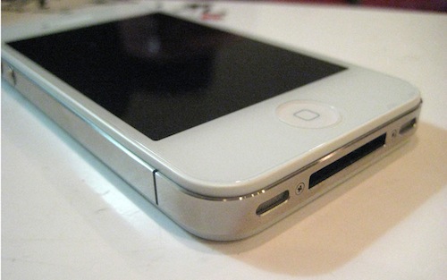 White-iPhone-4-Flickr-user-Chnone1