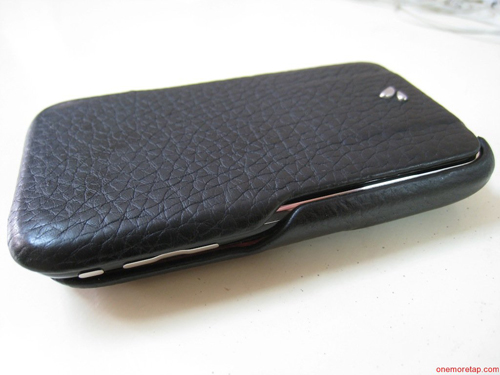 vaja-ivolution-black-n-red-limited-edition-leather-case-iphone-3g-3gs-02