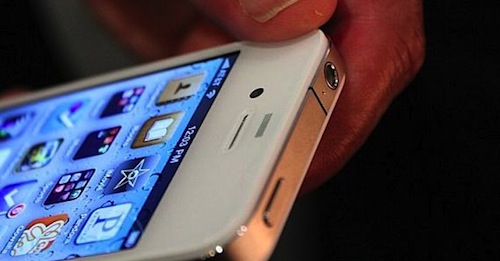 iPhone 4 bianco: partono le spedizioni