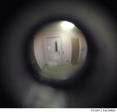 iphone_catches_doorbell_ditcher-400×384