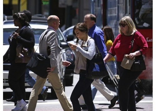 Texting-and-Walking-560×397