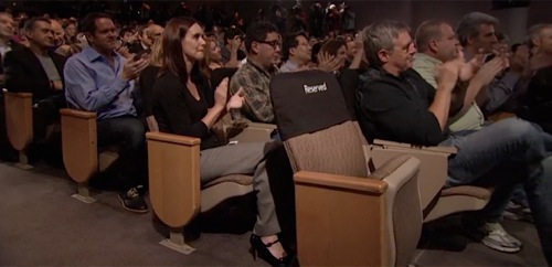 apple_event_empty_chair_620px