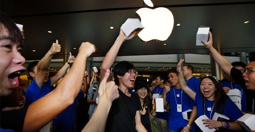 Hong Kong: tutti pazzi per iPhone 4S 