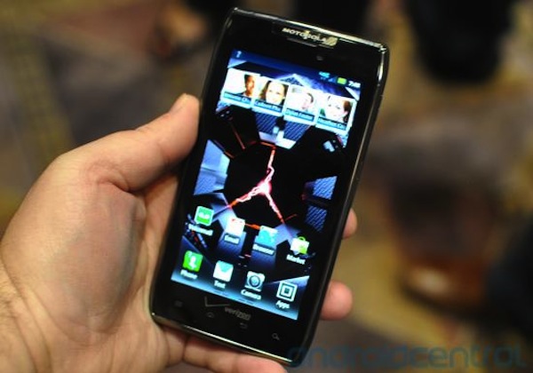 motorola-droid-razr-maxx-1