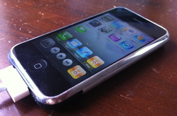 iOS 5 su iPhone 3G e 2G con Whited00r 