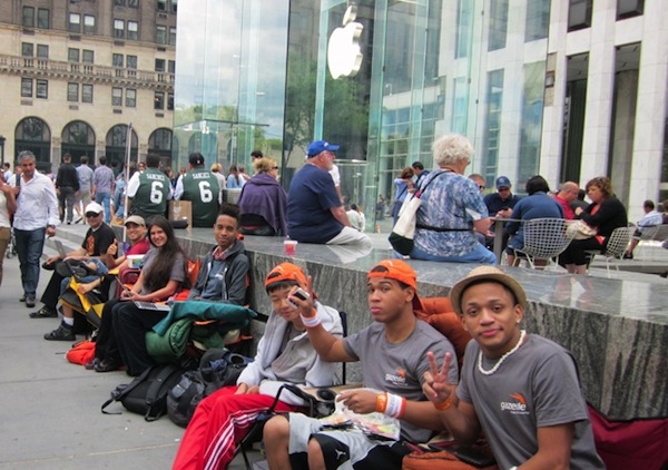 iphone-5-line-5th-ave-e1349884480551