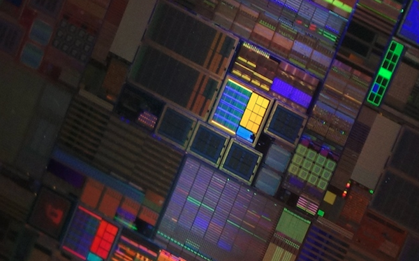Intel in contatto con Apple per la produzione di chip ARM 