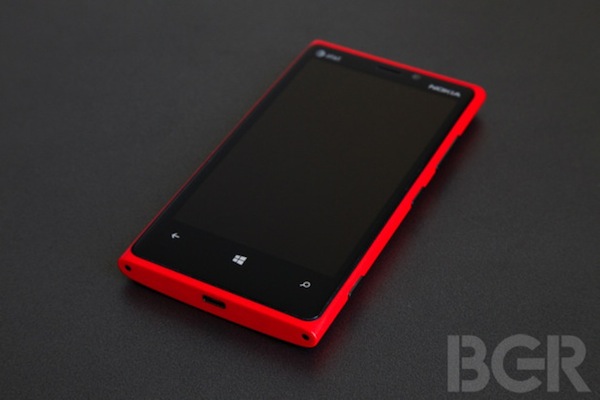 Overman: VP per il marketing lascia Nokia dopo lo scarso successo di Lumia 