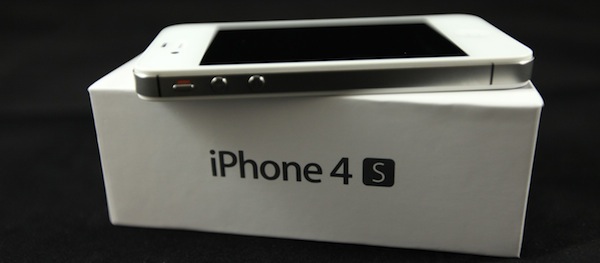 iPhone 4S, il prezzo continua a scendere