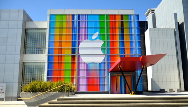 Apple studia un iPhone con schermo più grande, più colori e font