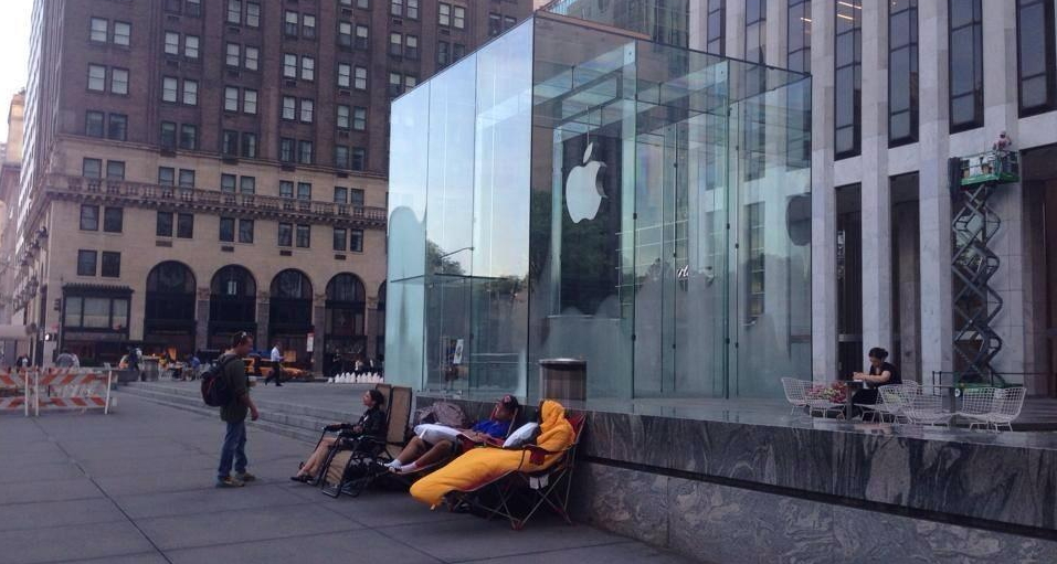 iPhone 6, a New York già in fila davanti all'Apple Store
