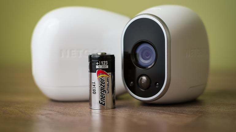 Nuova videocamera di sicurezza senza fili compatibile con iPhone: ecco il prezzo di Netgear Arlo