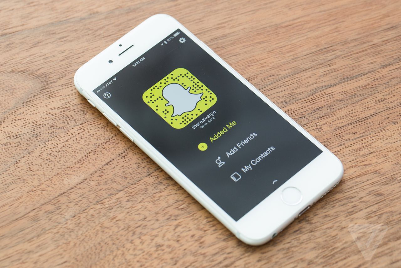 Snapchat per iPhone introduce la funzione "Ricordi": i dettagli