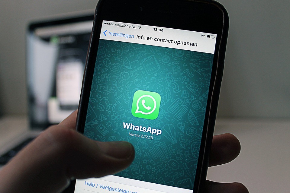 Rilasciato l'aggiornamento di Whatsapp per iPhone con il vecchio stato